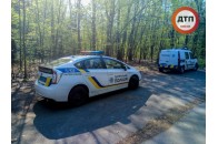 Спортсмени знайшли повішеного хлопця у парку Києва (фото, відео 18+)