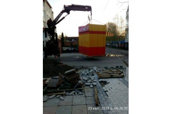У Луцьку демонтували дві незаконні споруди (Фото)