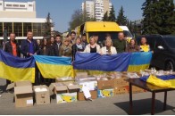 Крашанки, м'ясо, сотні пасок: з Луцька відправили великодні подарунки бійцям на передову