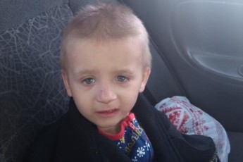 Маленького лучанина, якого знайшли посеред вулиці, забрали до дитбудинку