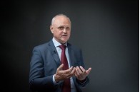 У Зеленського розповіли, коли Україна поверне Донбас і Крим