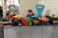 Видерла гаманець: на Волині продавчиня на ринку нахабно пограбувала і принизила вагітну жінку
