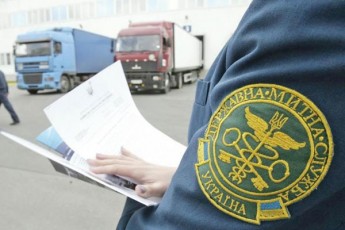 Скандал на Ягодині: волинські митники пропустили до Польщі 500 кг бурштину