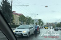 У Луцьку на переході Chrysler протаранив Ford