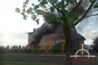 У Луцьку невідомі підпалили шини − їдкий чорний дим охопив весь район (фото)