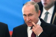 Путін зганьбився перед мільйонами глядачів, упавши обличчям в лід на ЧС з хокею (відео)