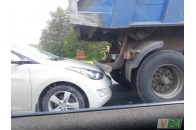 На Волині зіткнулись легковики, один з них протаранив вантажівку (фото)