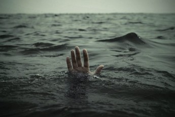 У місті на Волині в озері потонув чоловік