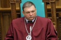 Голову Конституційного суду звільнили з посади