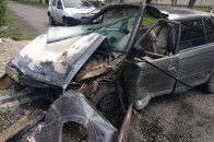 У Луцьку автомобіль влетів у паркан, є постраждалі