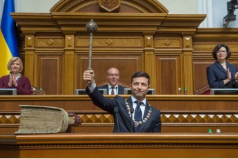 Зеленський офіційно розпустив Верховну Раду і призначив вибори – Указ Президента