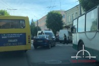 У Луцьку на пішохідному переході авто збило людину з дитиною у візочку, є постраждалі (фото)