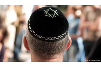 Євреям забороняють носити кіпи у Німеччині