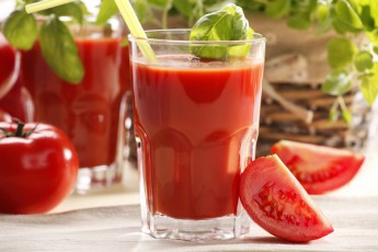 Повідомили про цілющі властивості томатного соку