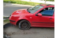 У Луцьку п'яна жінка з пляшкою алкоголю та з двома дітьми їздила вулицями міста (фото)