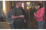 Дружина скандального волинського митника звинуватила журналістів у незаконному проникненні в громадське місце