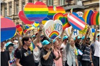 Посли, військові, євродепутатка: хто прийшов на київський Марш рівності (фото)