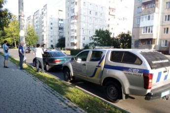 П'яний пішохід у Луцьку влаштував бійку та ДТП (фото, відео)