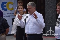 Сотня виборців та власна преса: як зустрічали Порошенка у Ківерцях (фото)