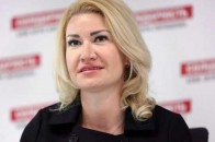 Одіозна чиновниця Порошенка побила власного чоловіка та жінку-консьєржку