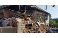 Вибух газу в автомобілі зруйнував будинок, двоє людей травмовано (фото)