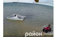 На Волині п'яний мажор їздив квадроциклом по озері (відео)