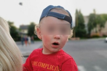 Знайшлася мама 2-річного хлопчика, який сам гуляв Луцьком