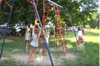 Мікрорайон Луцька отримав новий дитячий майданчик