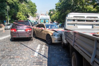 Лоб в лоб: елітний Lexus влетів у ГАЗель – водій помер на місці