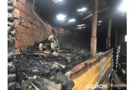 У місті на Волині горіли господарчі споруди (фото)