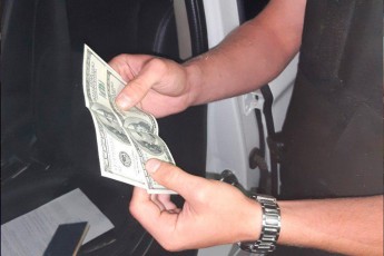 У Луцьку п'яний водій спробував відкупитись від поліції 200 доларами