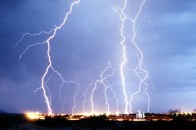 Західну Україну накриють грози та град