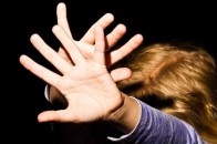 Батько з 9 років жорстоко ґвалтував рідну доньку