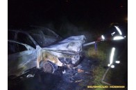 У Луцьку вночі вщент згорів легковик (відео, фото)