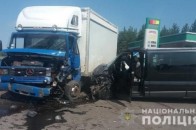 Фура на повному ходу влетіла у переповнену маршрутку, багато жертв (фото)