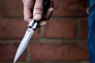 У Луцьку розгулював чоловік з холодною зброєю