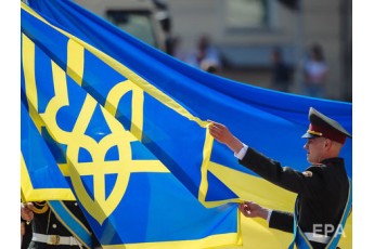 Історичне фото п'ятьох президентів України вразило мережу