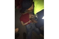 У центрі Луцька неадекват під наркотиками чіплявся до перехожих (фото)