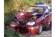 На волинській трасі − автотроща, мотоцикл перелетів через легковик (фото)
