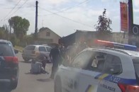 Патрульні збили двох жінок на пішохідному переході (відео)