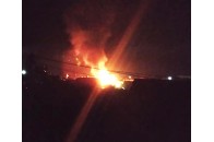 Вночі у місті на Волині виникла пожежа − горів будинок (фото)