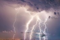 На Волинь йде негода: передають сильні пориви вітру