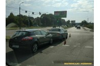 У Луцьку на світлофорі зіткнулись два легковики (фото)
