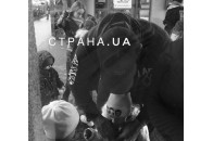 На вертольоті та з охороною: Кличко з донькою засікли в зоопарку (фото)