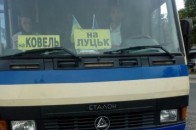 Водія, який на Волині виганяв матір загиблого Героя з автобуса, звільнили