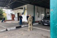 Головні новини Волині 26 вересня: волинські митники нахабно вимагали гроші у громадян; у луцькій перукарні відмовились обслуговувати жінку з онкозахворюванням