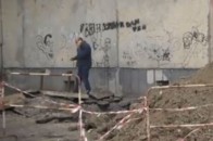 Сирість, нечистоти та сморід: у Луцьку прорвало теплотрасу