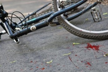 Біля Луцька автомобіль збив 8-річного велосипедиста