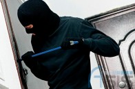 Підприємець з Волині розшукує хлопця, який вночі намагався пробратися в його офіс
