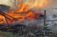 У селі на Волині згоріла господарська будівля з свійськими тваринами